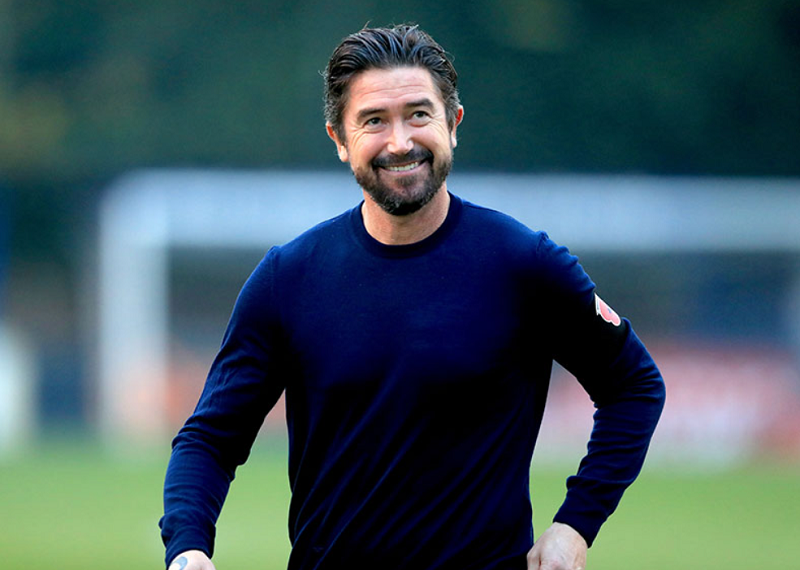 harry-kewell-gay-chan-dong-truyen-thong-quoc-te-khi-dan-dat-clb